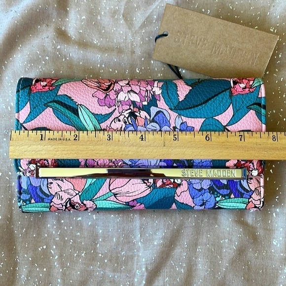 Brand New Steve Madden Pink Floral Print Box Logo Bar Silver Tone Trifold Wallet - Picture 3 of 14